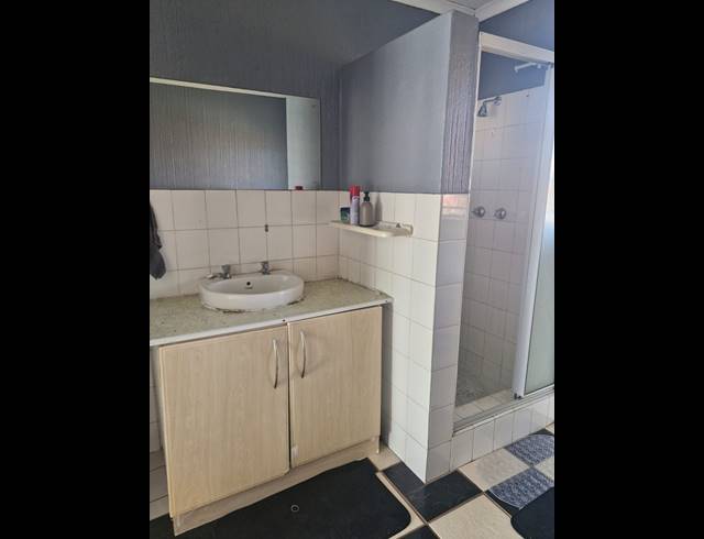 1 BEDROOM APARTMENT TO LET IN NORKEM PARK